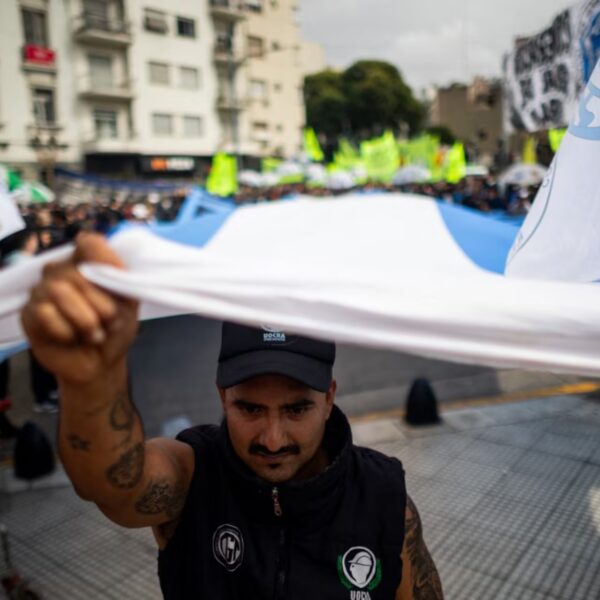 Todos contra la reforma laboral