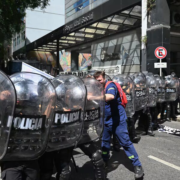Reprimir a trabajadores