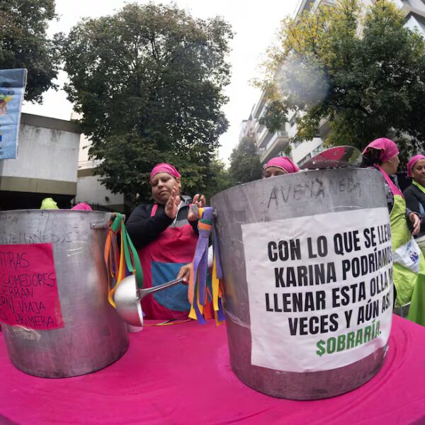 900 mil planes sociales