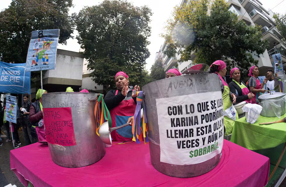 900 mil planes sociales