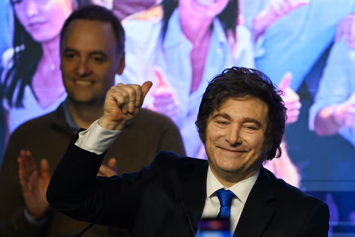 Milei, en caída libre