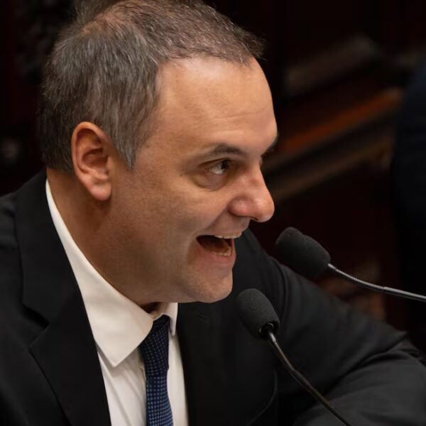 De Adorni n