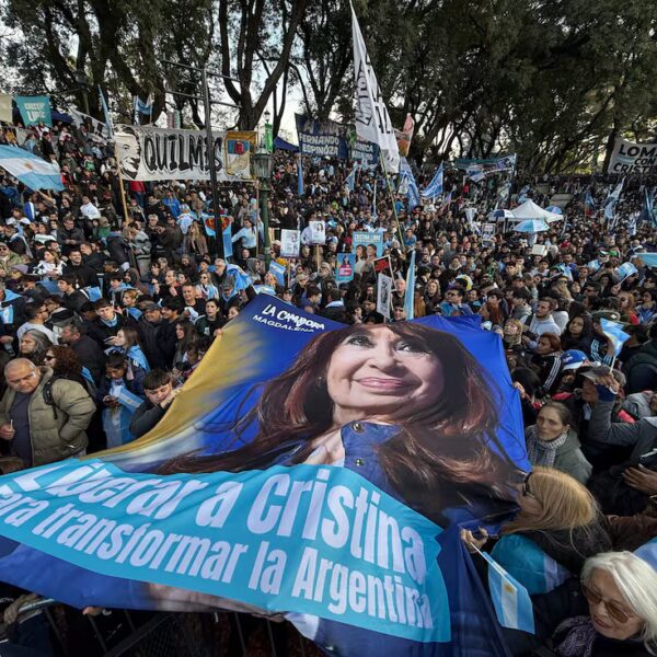 Tenerla a Cristina