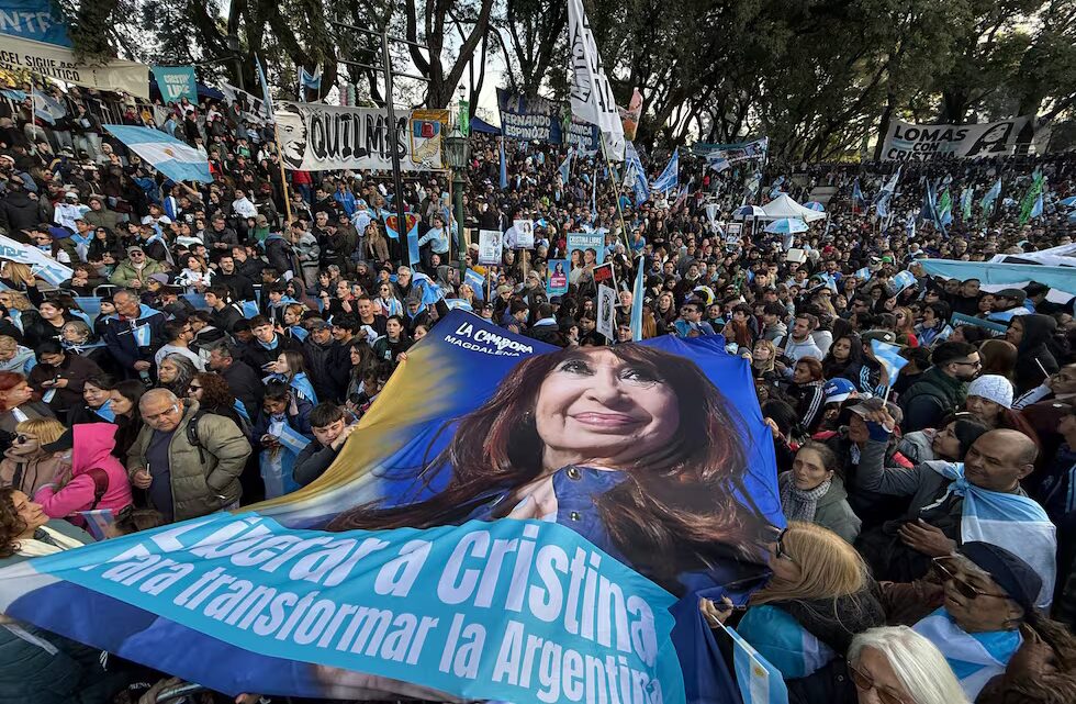 Tenerla a Cristina