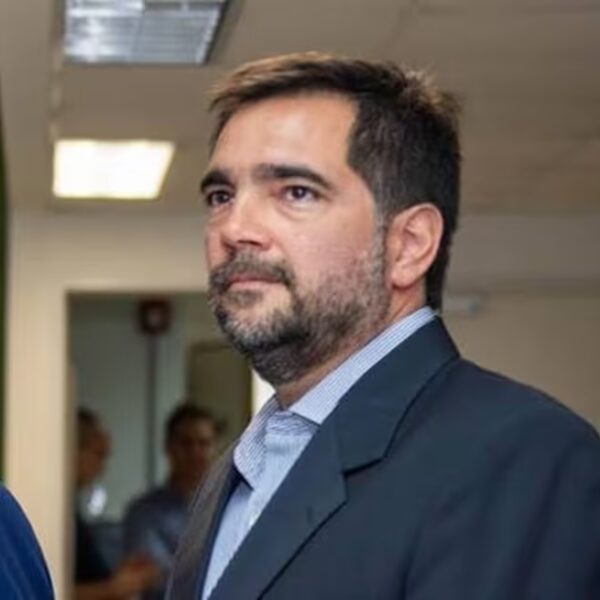 F. LEAL