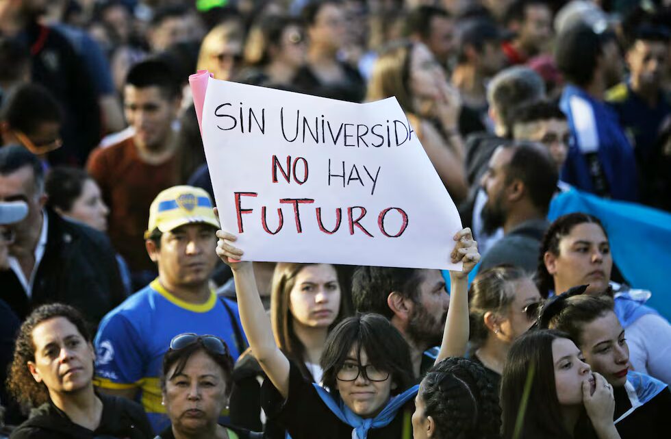 300 días sin cumplir la ley
