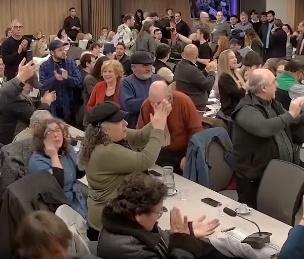La furia de un padre contra los diputados de Milei