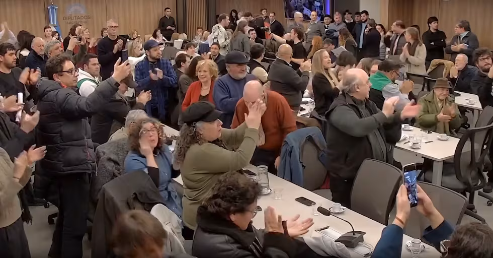 La furia de un padre contra los diputados de Milei