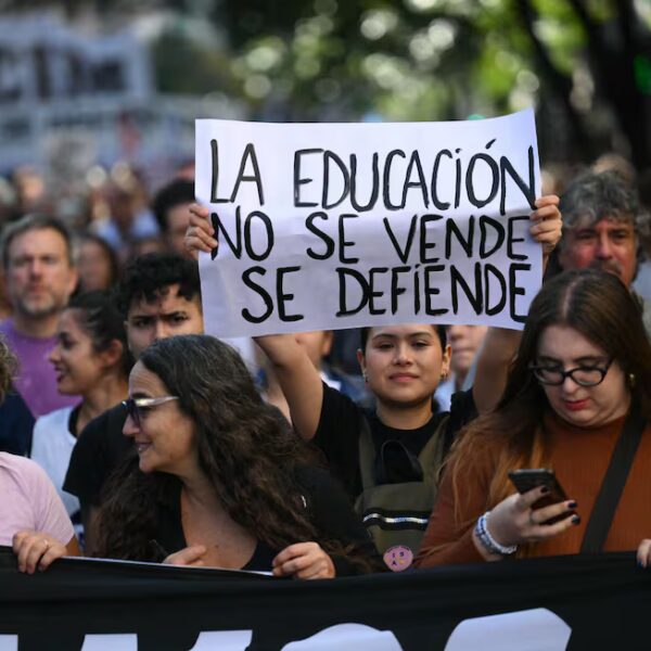 La universidad no se rinde y continúa de paro