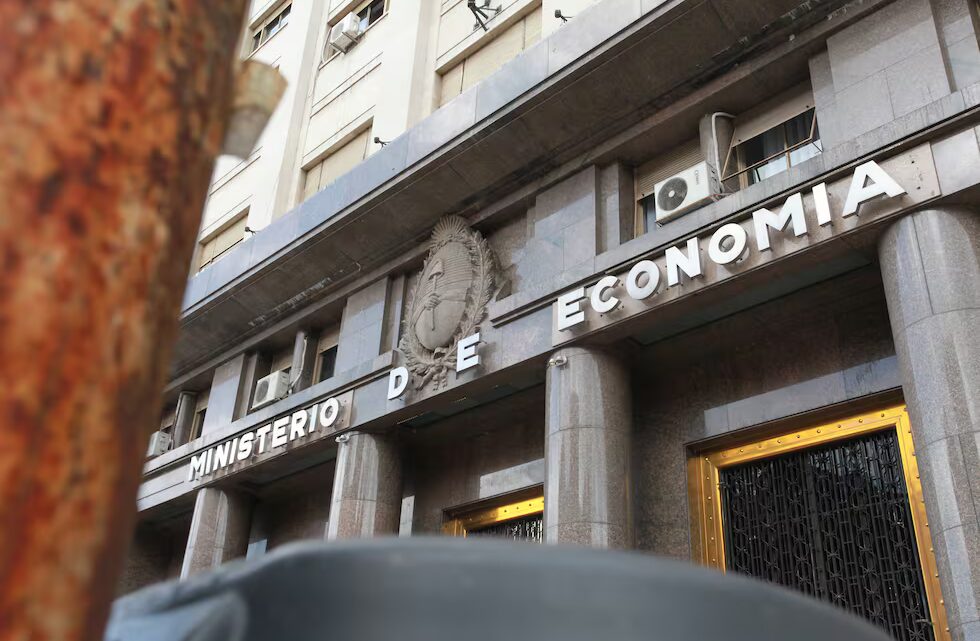 Programa de Caputo y Milei