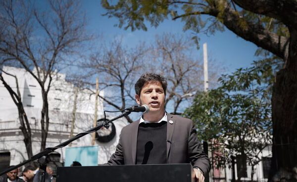 Axel Kicillof viaja el m