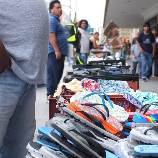 Más puestos en peores trabajos