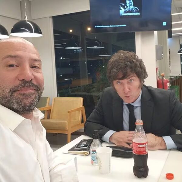 E Andis, Diego Spagnuo