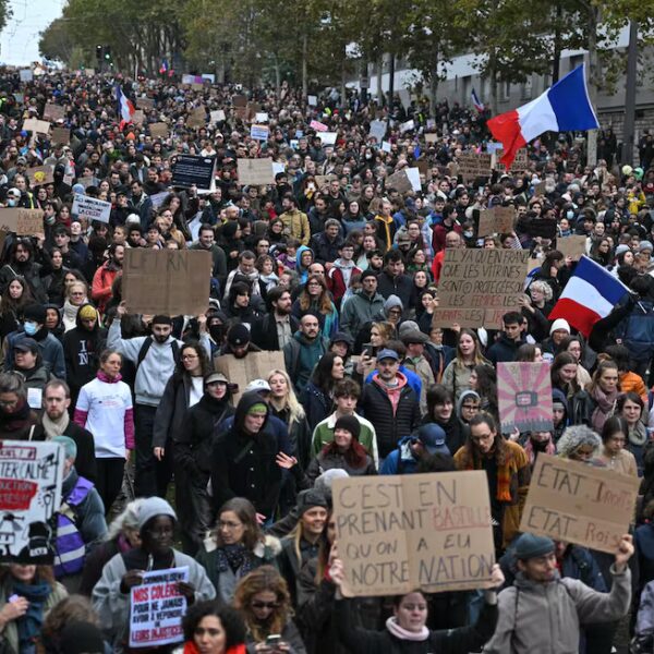El Octubre francés tuvo su segundo acto