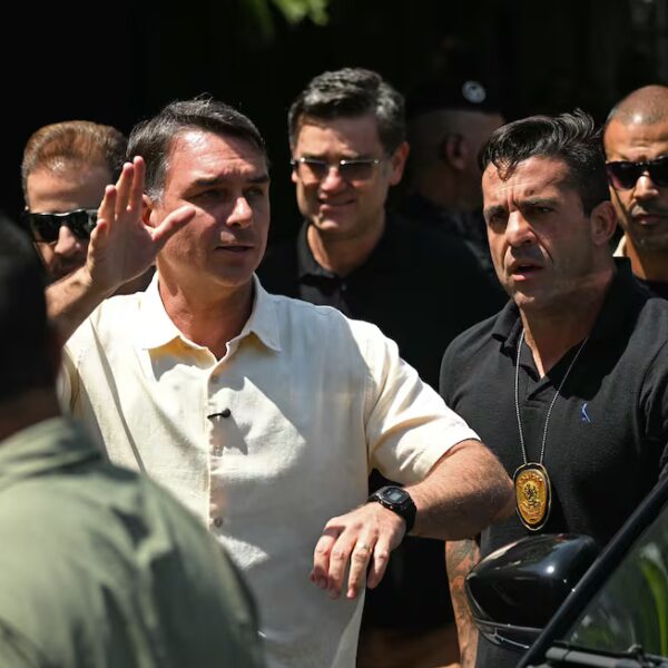 La fuga de Flávio Bolsonaro