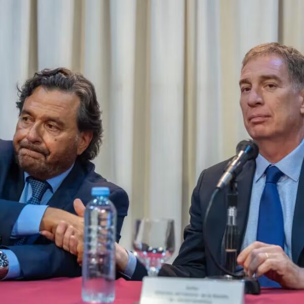 Sáenz lleva a Santilli el reclamo por los trenes