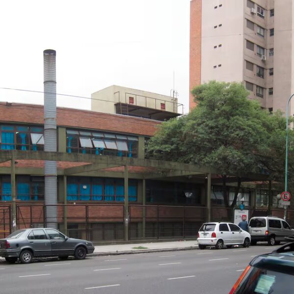 Ratas en una escuela de Flores