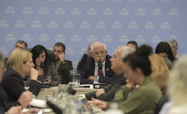 Tambalea en Diputados